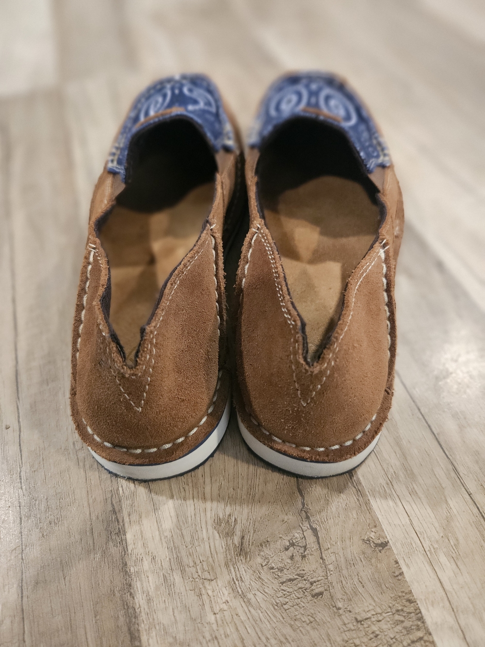 Ariat Brown And Blue Paisley Cruisers - Picture 2 of 4